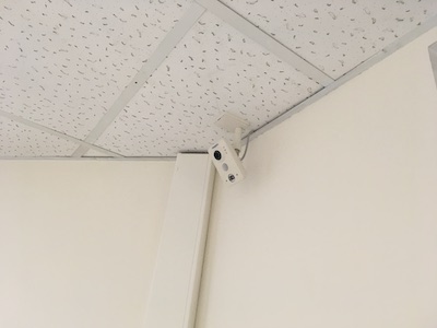 Монтаж камеры видеонаблюдения в офисе